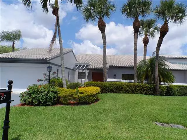 27 Cambridge DR, Boynton Beach, FL 33436