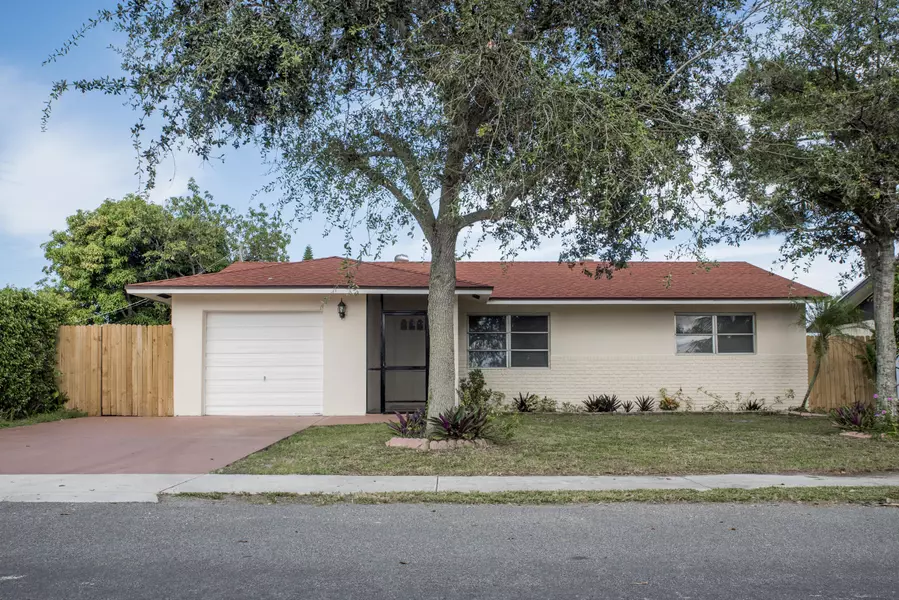 802 NW 7th CT 802, Boynton Beach, FL 33426