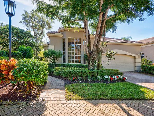 337 Sunset Bay LN, Palm Beach Gardens, FL 33418