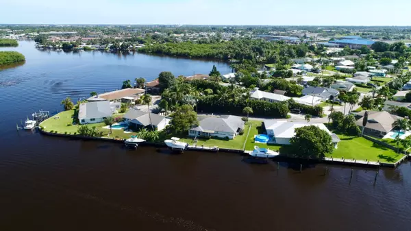 Stuart, FL 34994,126 SW Cabana Point CIR