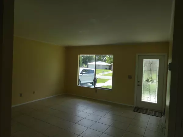 Port Saint Lucie, FL 34953