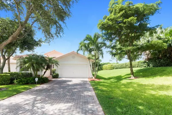 7334 Morocca Lake DR, Delray Beach, FL 33446