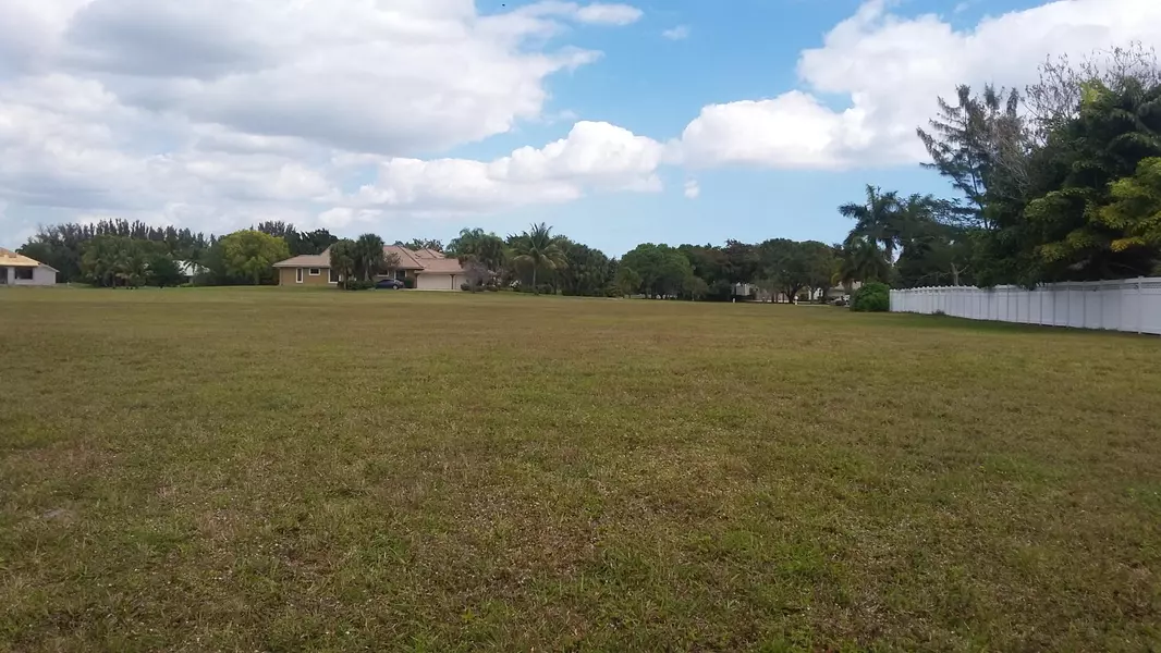 9037 S Kendale CIR, Lake Worth, FL 33467