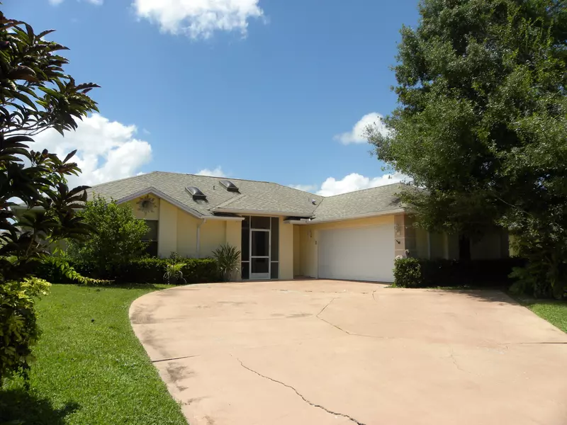 5400 NW Emblem ST, Port Saint Lucie, FL 34983