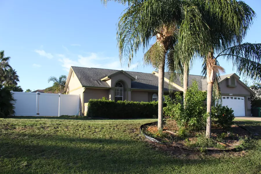 1697 SW Merchant LN, Port Saint Lucie, FL 34953