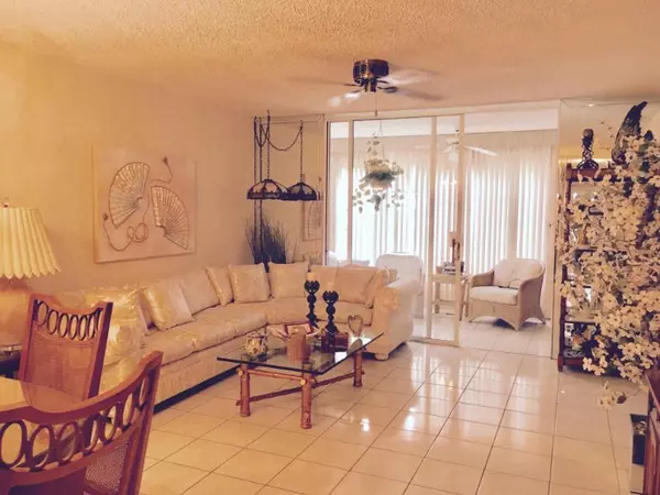 Boca Raton, FL 33496,9201 Fairbanks LN 1