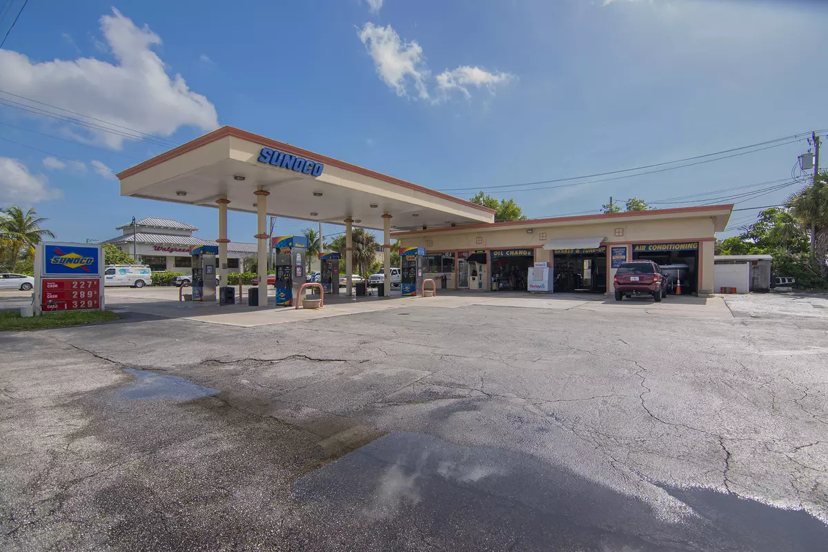 Lake Worth, FL 33462,106 S Dixie HWY