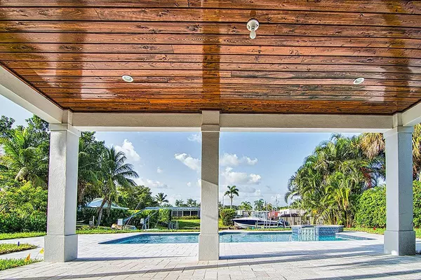 North Palm Beach, FL 33408,604 Lighthouse DR