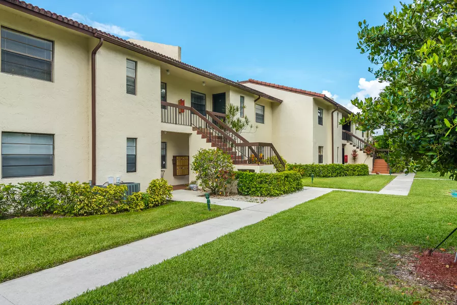 21851 Arriba Real 9-F, Boca Raton, FL 33433