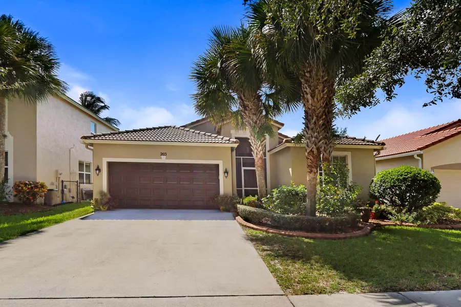 203 Seminole Lakes DR, Royal Palm Beach, FL 33411