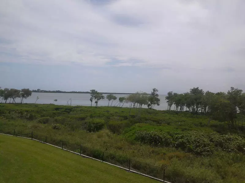 27 W Harbour Isle DR 205, Hutchinson Island, FL 34949