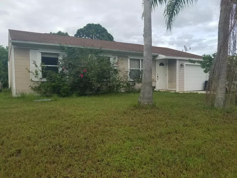 2011 SE Ellington CIR, Port Saint Lucie, FL 34952