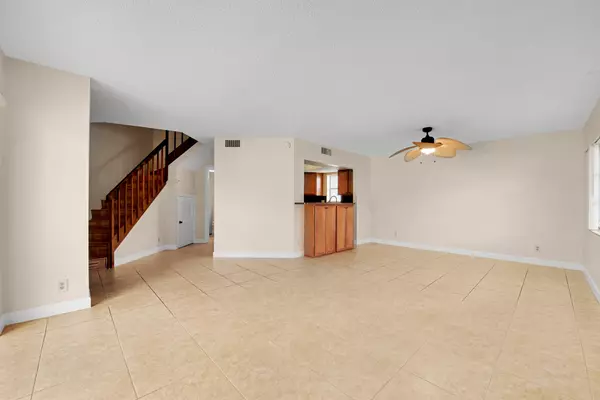 Jupiter, FL 33477,120 Seabreeze CIR