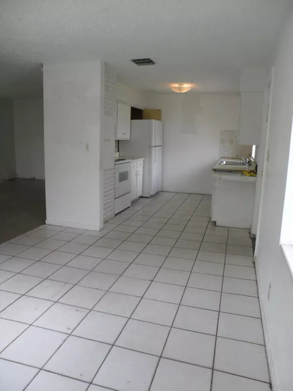 Lake Worth, FL 33461,115 S Price ST