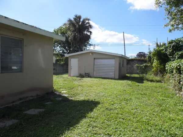 Lake Worth, FL 33461,115 S Price ST