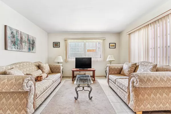 Hallandale Beach, FL 33009,1100 Atlantic Shores BLVD 304