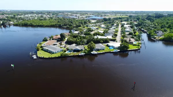 Stuart, FL 34994,136 SW Cabana Point CIR