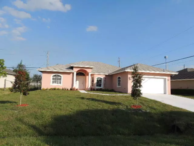 3043 SE Wake RD, Port Saint Lucie, FL 34984