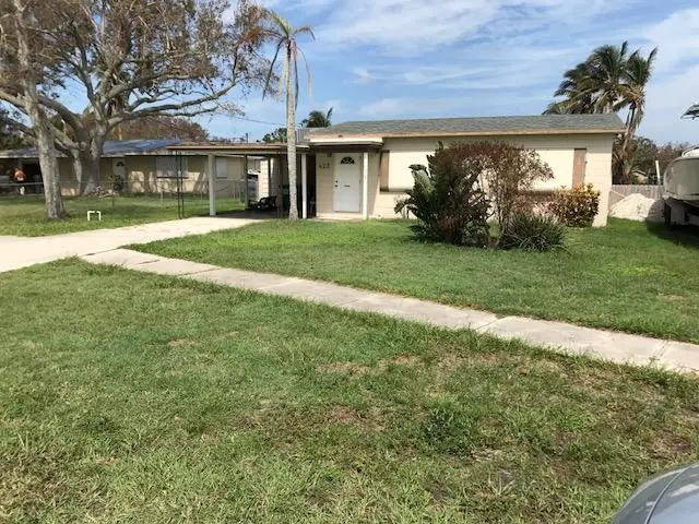 422 Waters DR, Fort Pierce, FL 34946