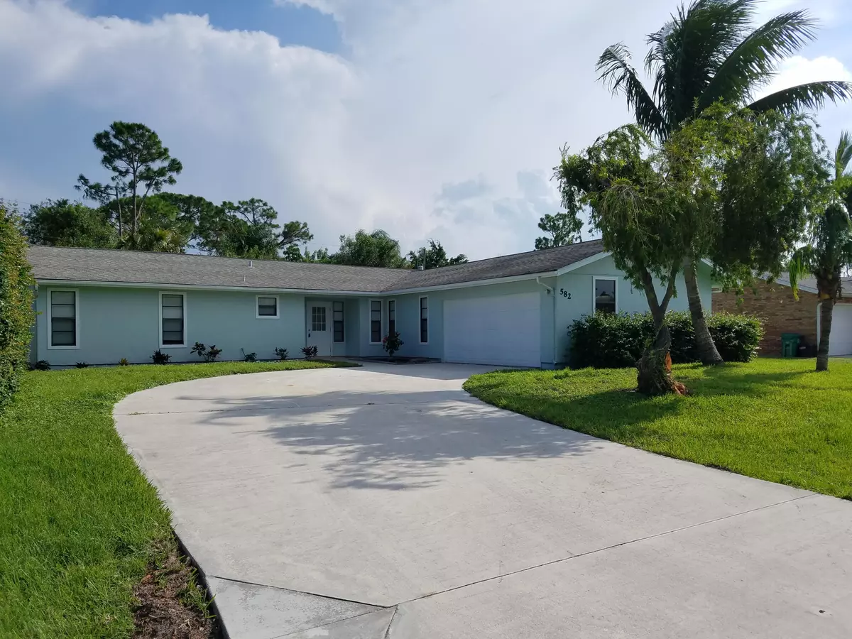 Port Saint Lucie, FL 34953,582 SW Banks TER