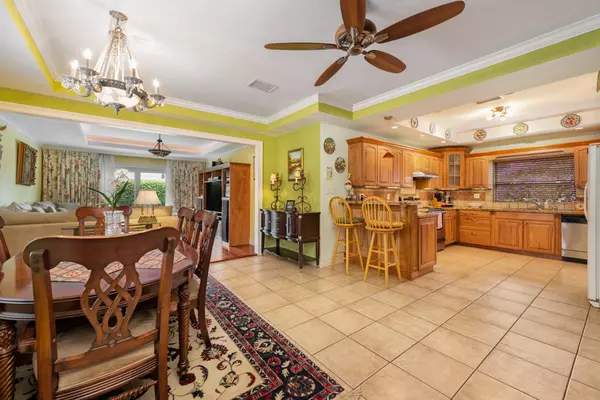 Boynton Beach, FL 33426,141 Buffet Key