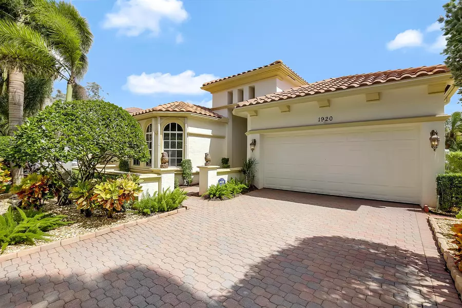 1920 Via Castello, Wellington, FL 33411