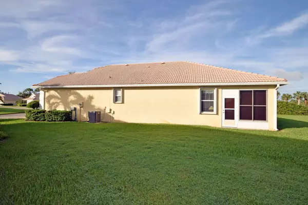 Port Saint Lucie, FL 34986,880 NW Sarria CT