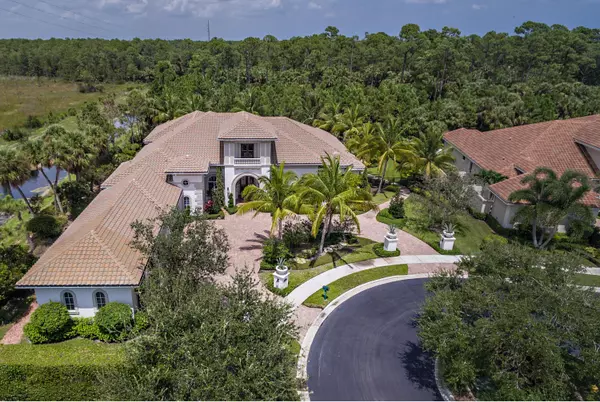 135 Via Palacio, Palm Beach Gardens, FL 33418