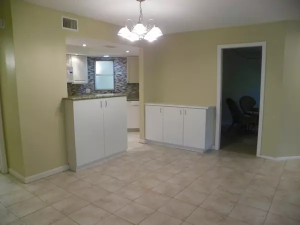 Jupiter, FL 33477,218 Seabreeze CIR 218