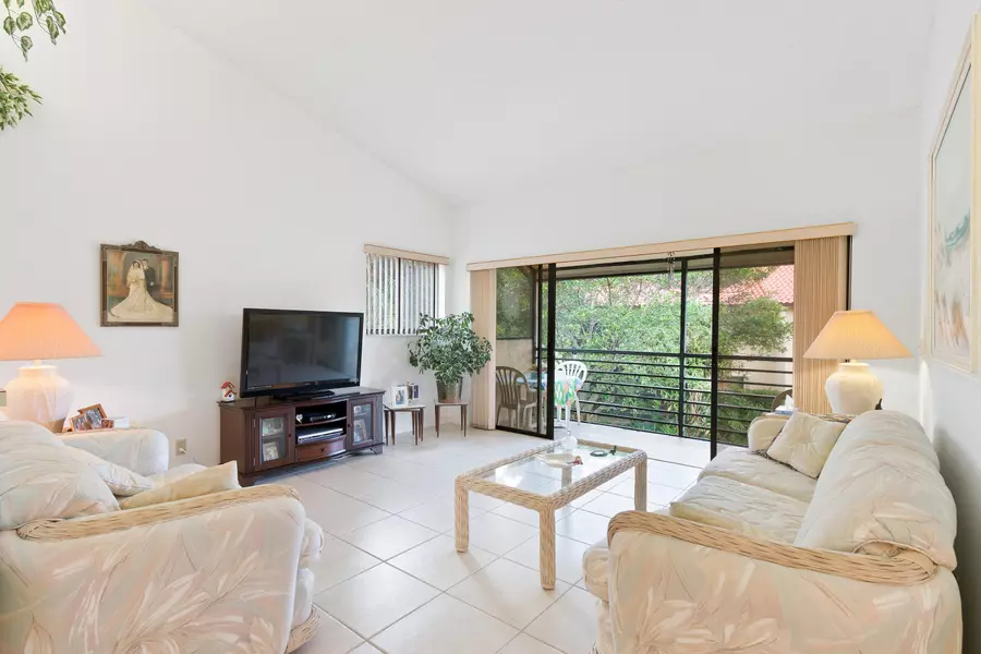 23 Via De Casas Sur 201, Boynton Beach, FL 33426