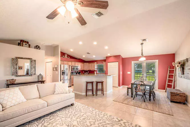 Okeechobee, FL 34974,668 SW Sw 86th TER