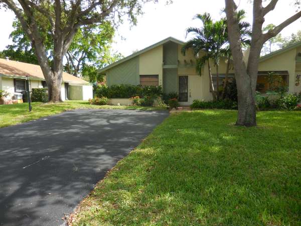 3669 N Arelia DR, Delray Beach, FL 33445