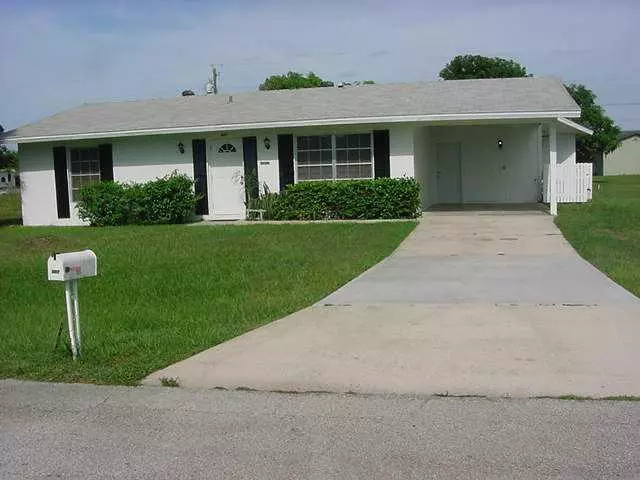 Port Saint Lucie, FL 34983,687 SW Heather ST