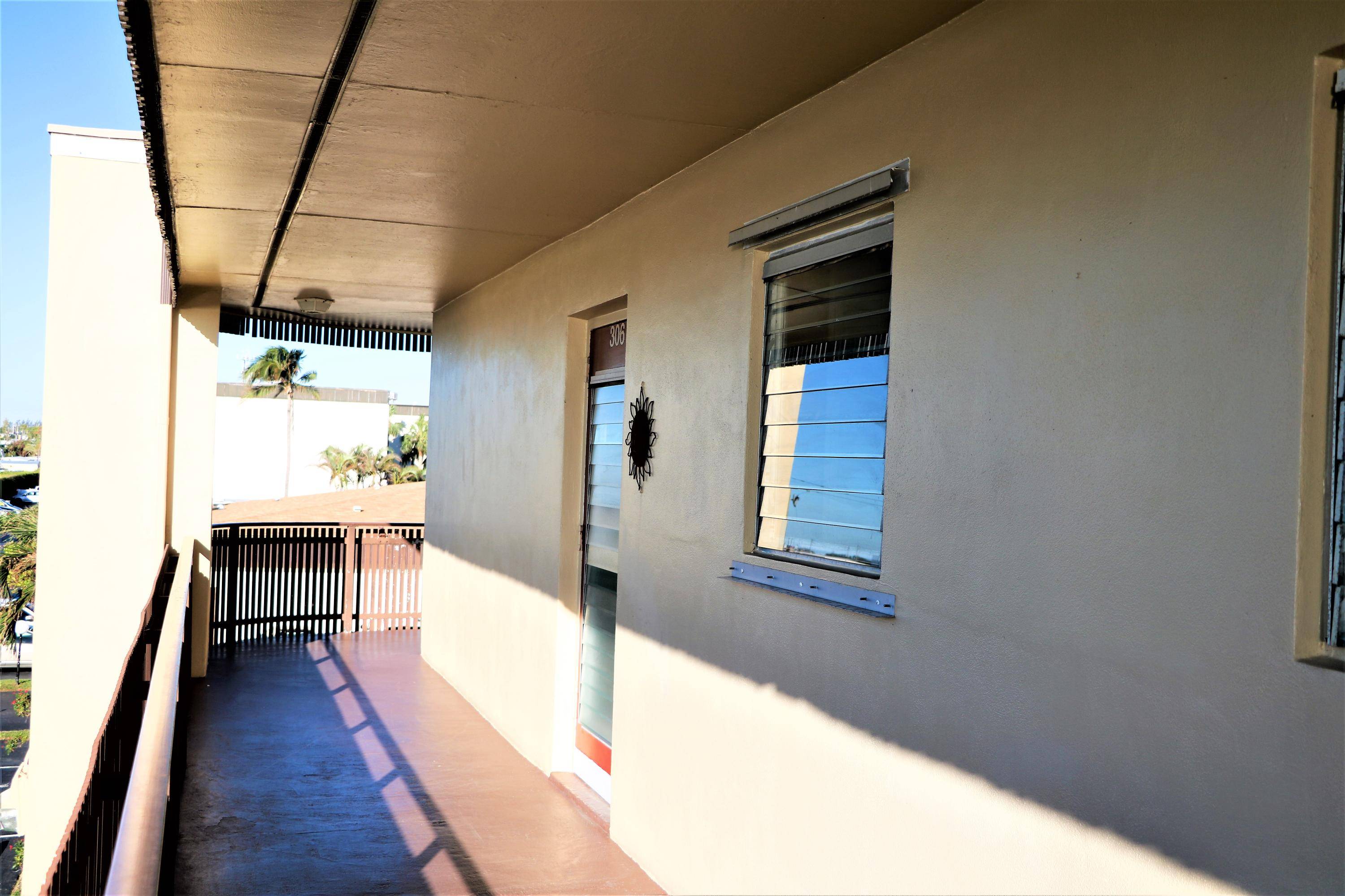 Lantana, FL 33462,200 S Waterway DR 306