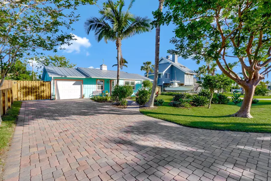 5551 SE Nassau TER, Stuart, FL 34997