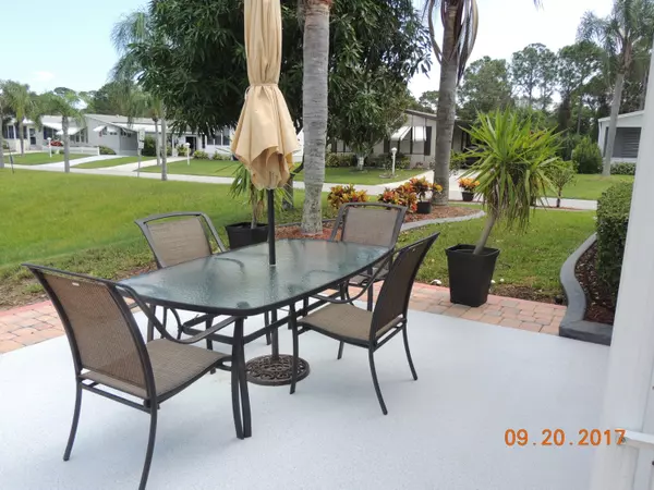 Fort Pierce, FL 34982,463 Pelican Shoal PL 27