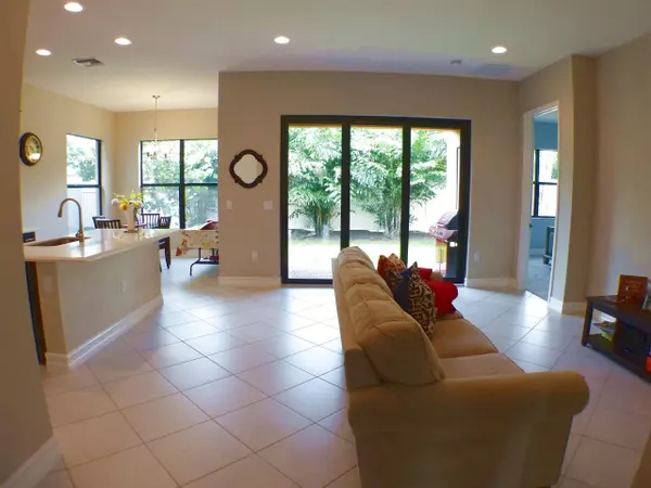 Delray Beach, FL 33446,7896 Clay Mica CT