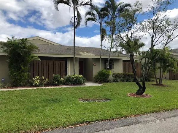 204 Meadows DR, Boynton Beach, FL 33436