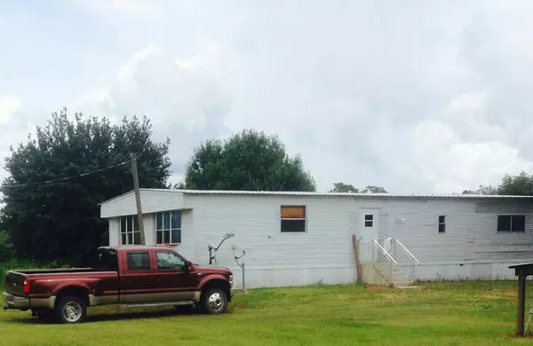 Okeechobee, FL 34972,32335 NE 3rd DR