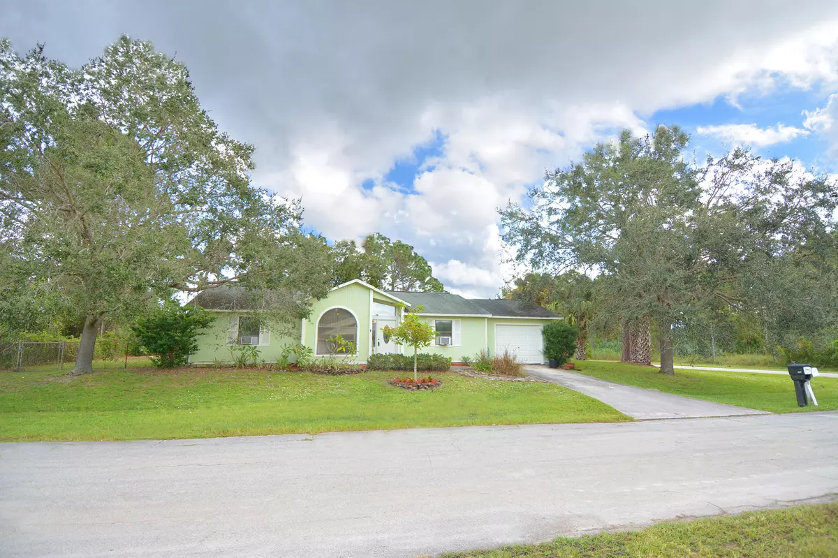 Port Saint Lucie, FL 34953,854 SW Andrew RD