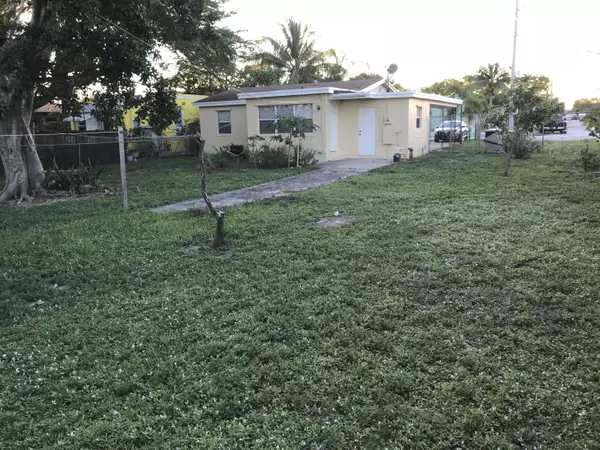 Lake Worth, FL 33460,1130 N E ST