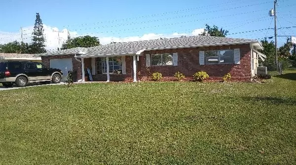 215 E Arbor AVE, Port Saint Lucie, FL 34952