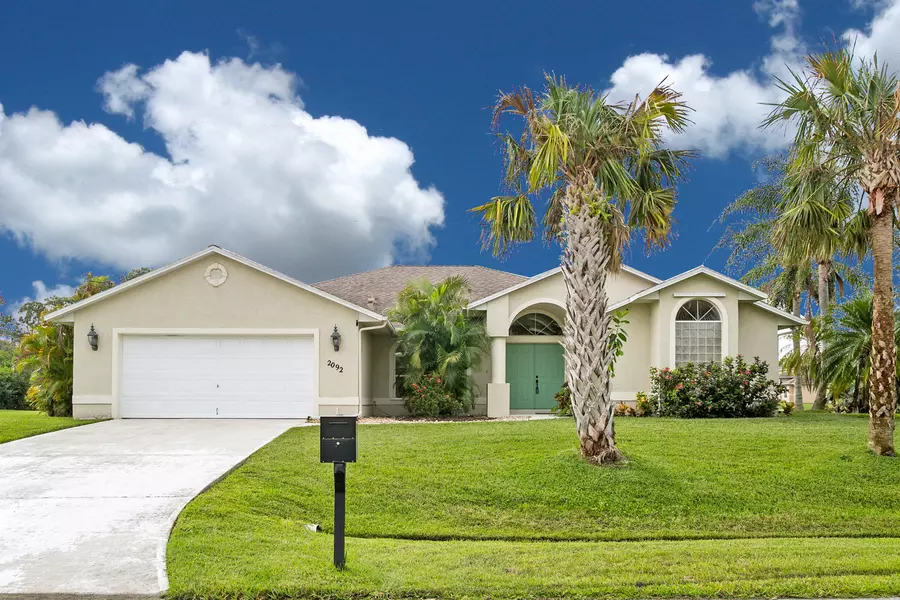 2092 SW Aaron LN, Port Saint Lucie, FL 34953