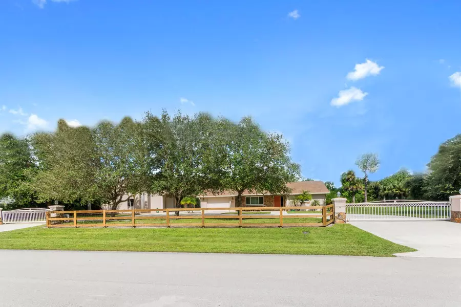 8763 Pinion DR, Lake Worth, FL 33467