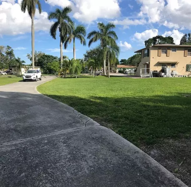 0 Mango DR, West Palm Beach, FL 33415