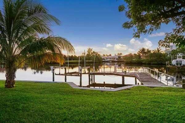 Tequesta, FL 33469,9245 SE Cove Point ST