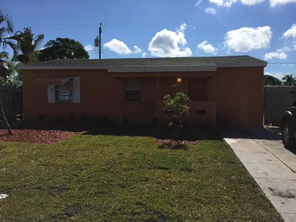 Lake Worth, FL 33460,1113 S 14 CT