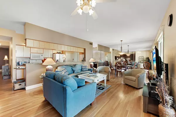 Hypoluxo, FL 33462,102 Half Moon CIR A3