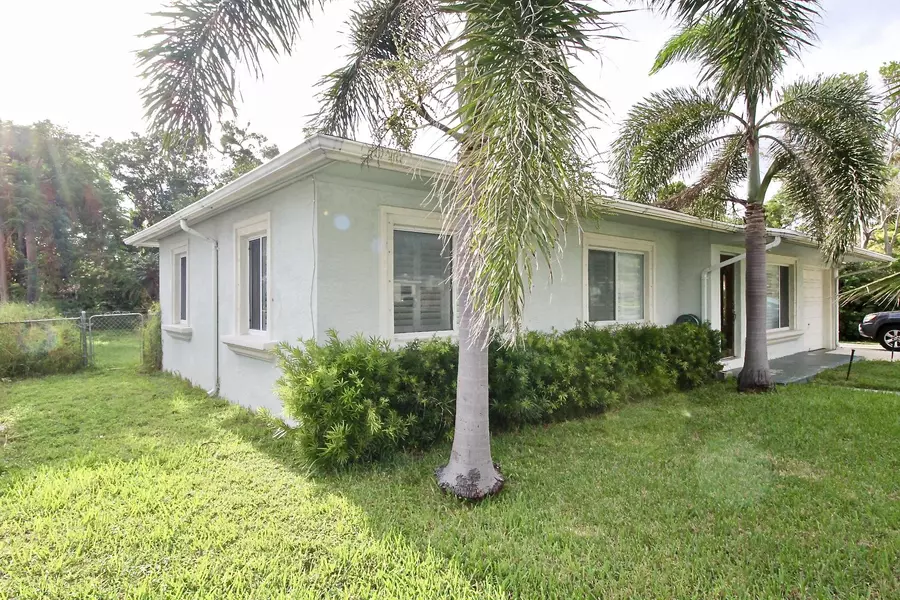 1827 Ramsey DR, Lake Worth, FL 33461