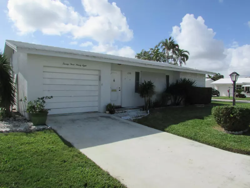 2398 SW 13th AVE, Boynton Beach, FL 33426